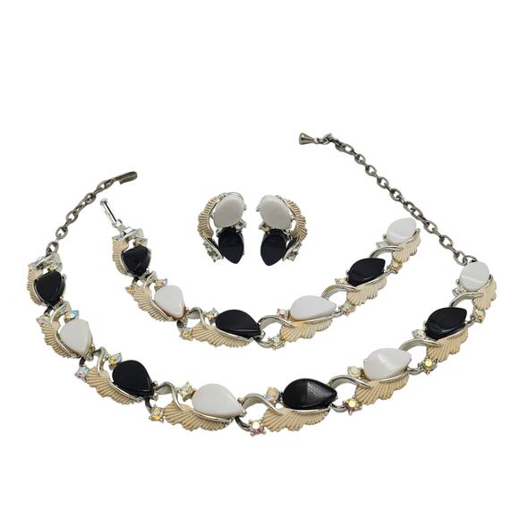 Black White Necklace Bracelet Clip Earrings AB Rhinestone Thermoset Acrylic - Picture 8 of 11